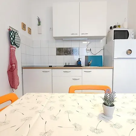 Apartment By The Sea Rogoznica - 20158 *
